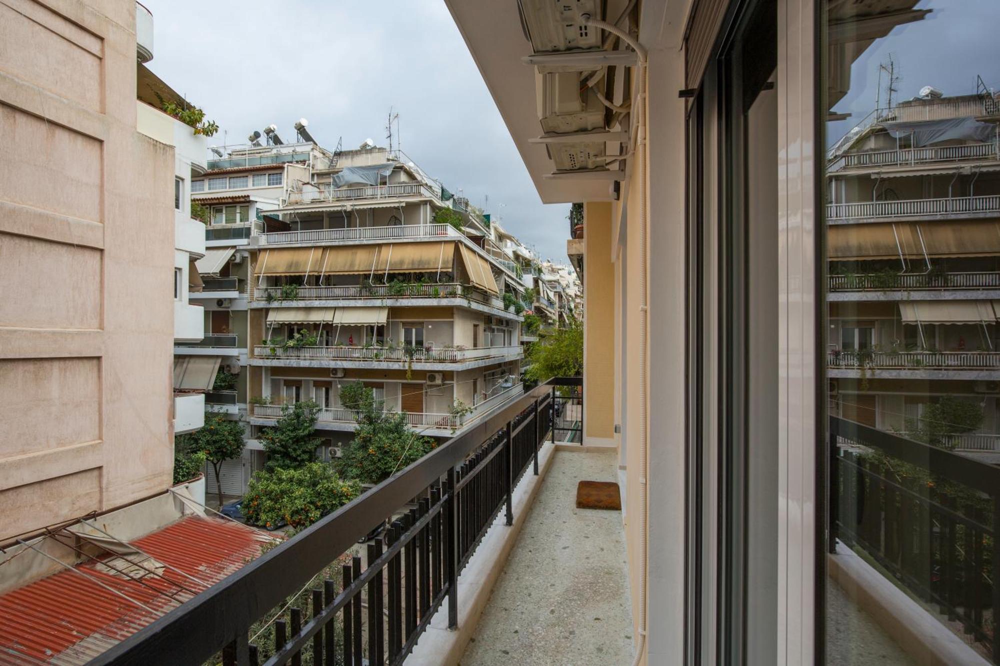 Urban Spacious Apartment Near Kallimarmaron Aten Exteriör bild